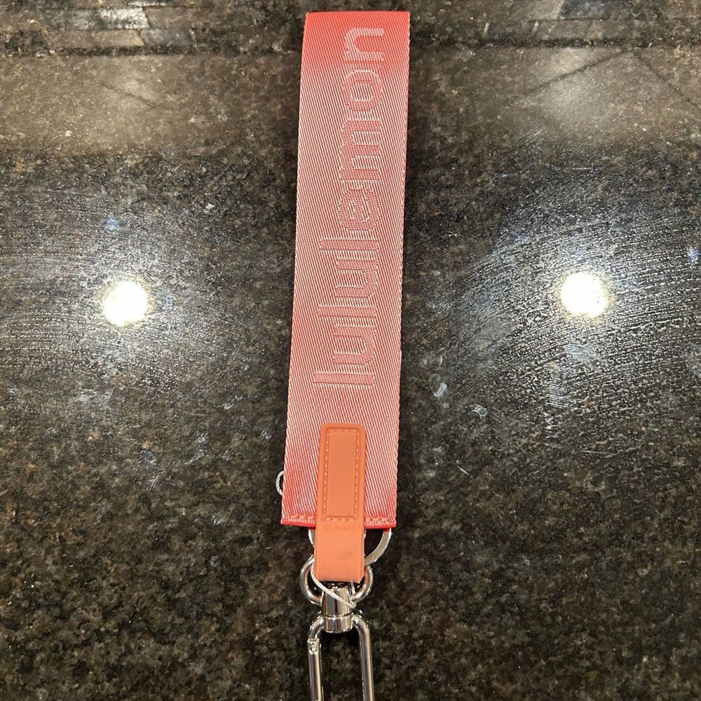 [NWT] Lululemon Never Lost Keychain 💕 Pink Peony Silver Clip - Picture 3 of 4